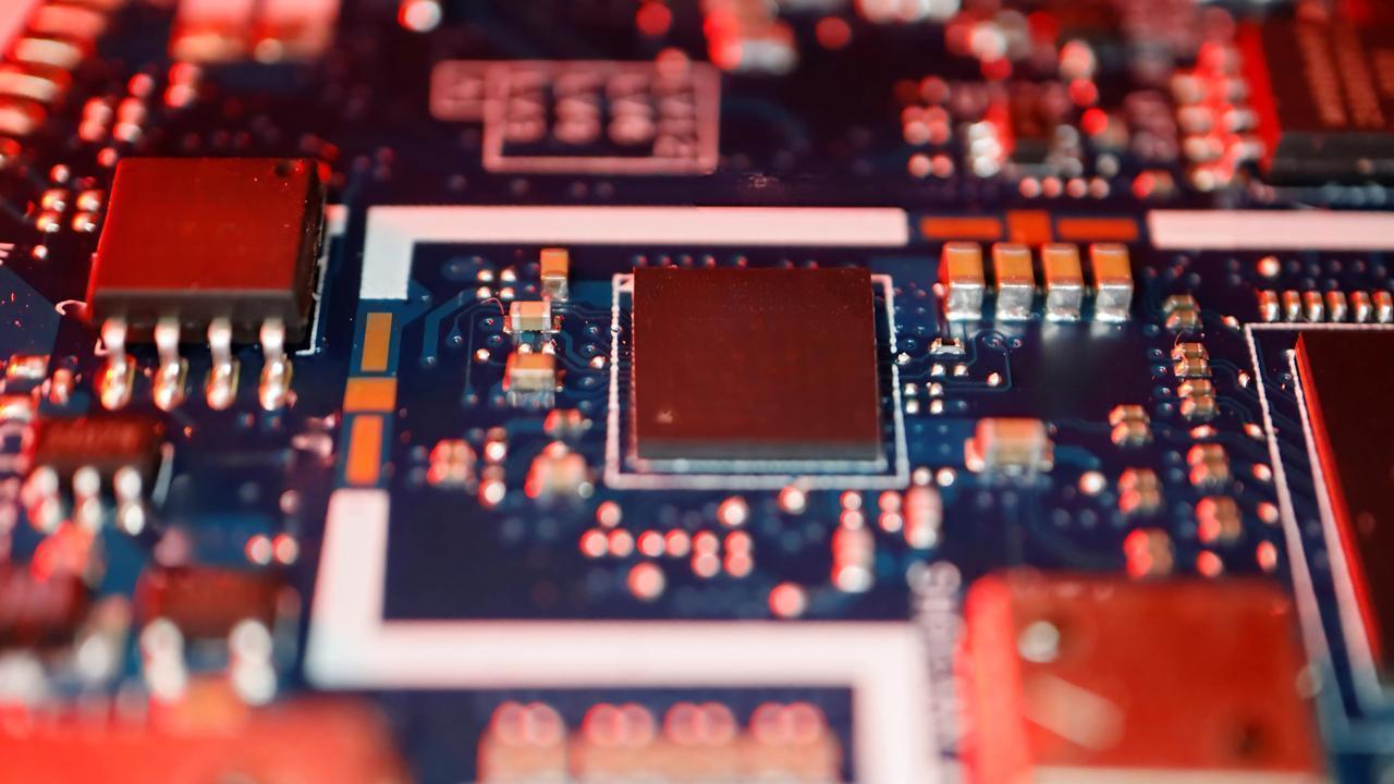 China Enters Photonic Chip Race to Boost Quantum Tech