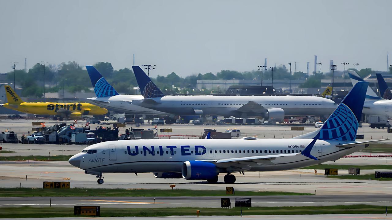 Spirit Flags Antitrust Risks in JetBlue–United 'Blue Sky Alliance'