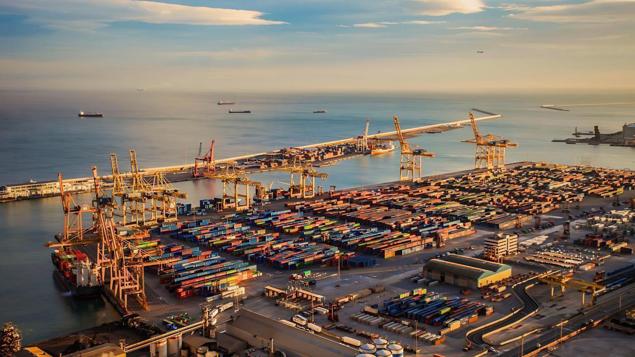 Rotterdam Port Launches AI Logistics Hub with CO₂ Tracking