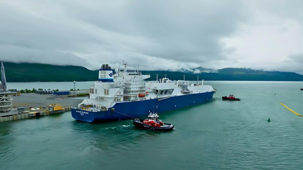 Canada Exports First LNG Shipment from British Columbia