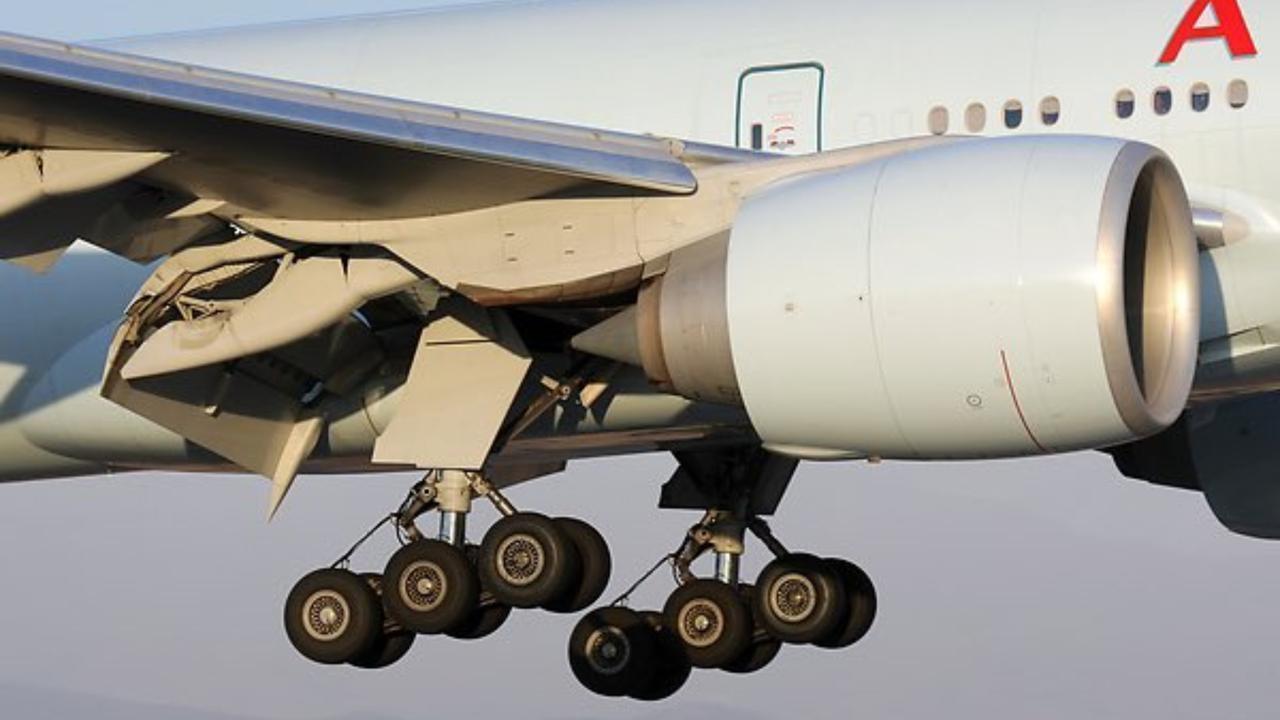 Why the Boeing 777's Main Gear Needs 12 Tires
