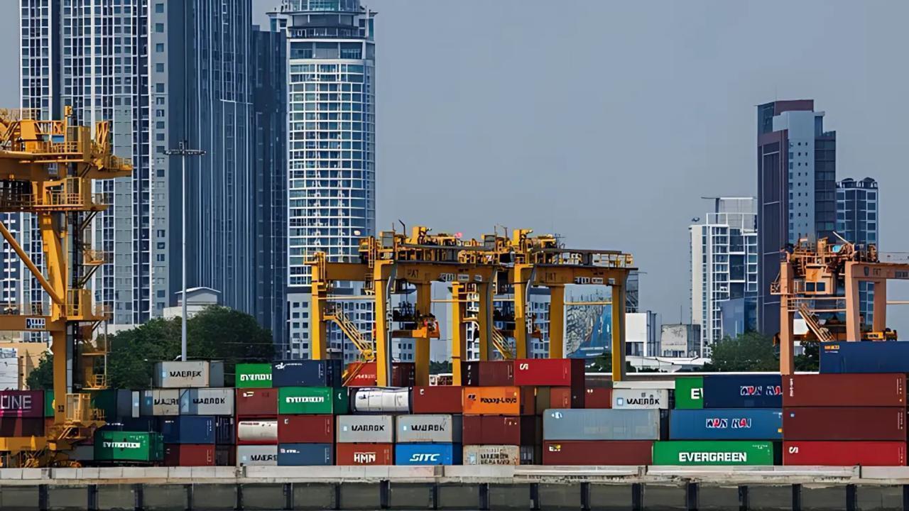 China’s Export Slowdown Signals Shift in Global Supply Chains