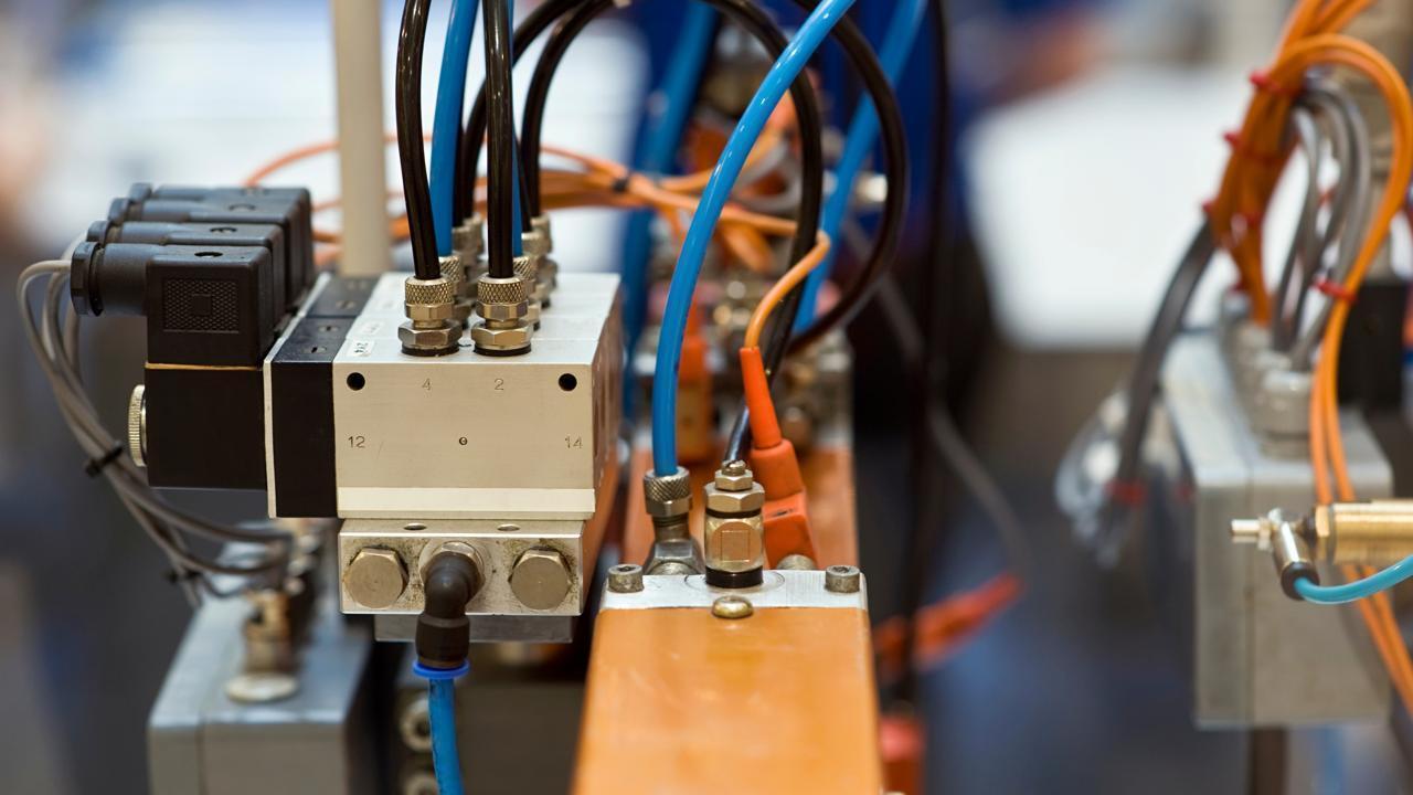 Amphenol to Power France’s EV Highways with HPC Connectors