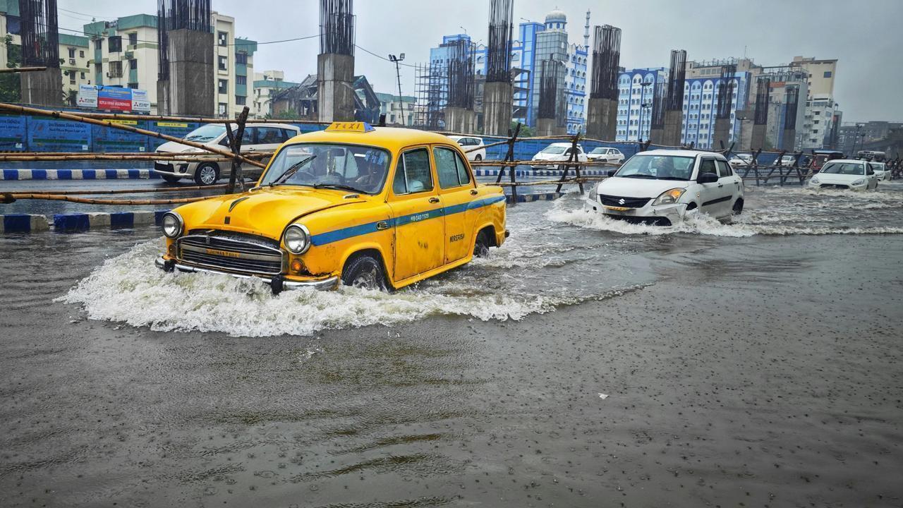 Mumbai Rains Cripple City Travel, Trigger Transport Chaos