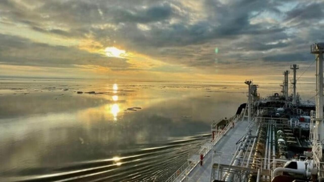 Chinese Carrier Eyes Russia’s Arctic Shipping Route
