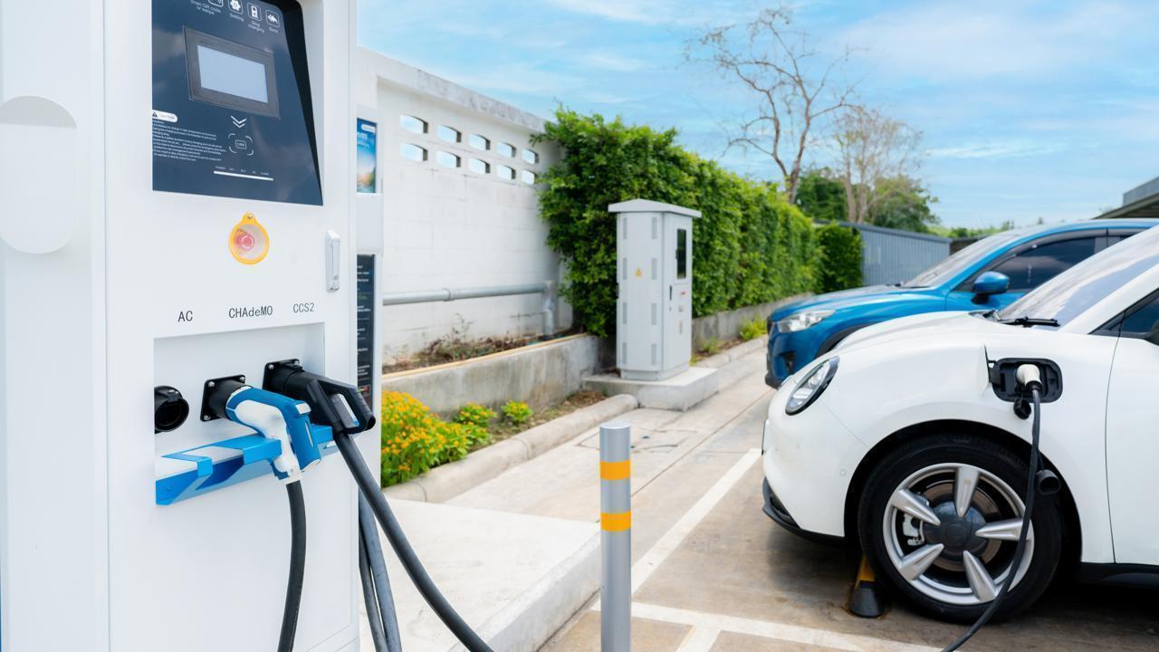 UK's £3,000 Electric Car Grant Returns to Boost EV Uptake