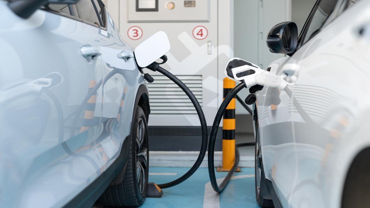 EV Makers Slash Prices as Grants Disappear