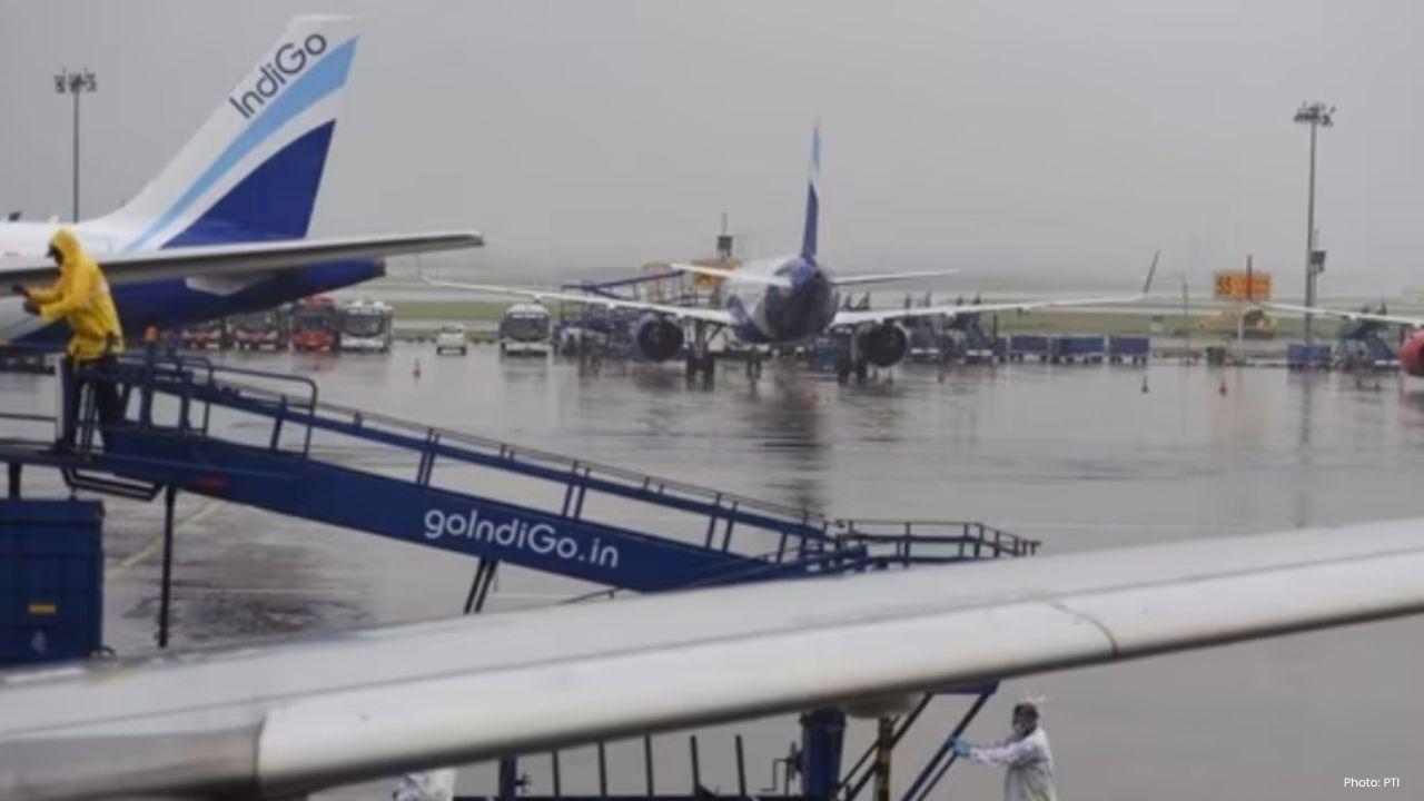 Heavy Rain Hits Delhi, Causes Flight Delays and Waterlogging Issues