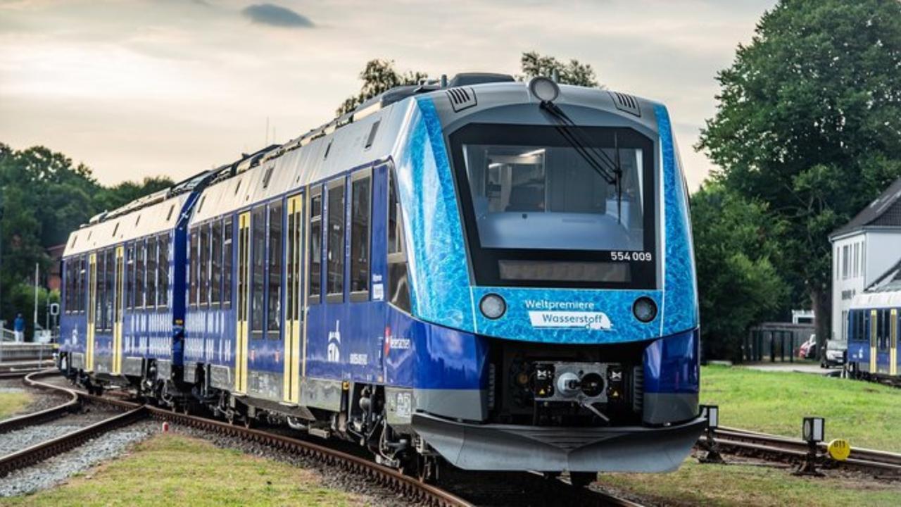 Spain Plans Battery & Hydrogen Trains for Non-Electrified Lines