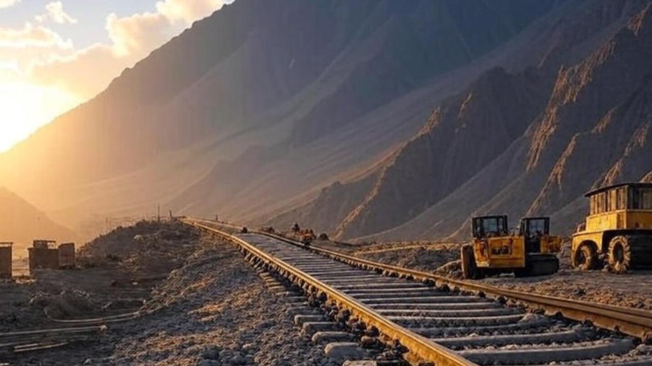 China Plans Xinjiang-Tibet Rail Link Near LAC