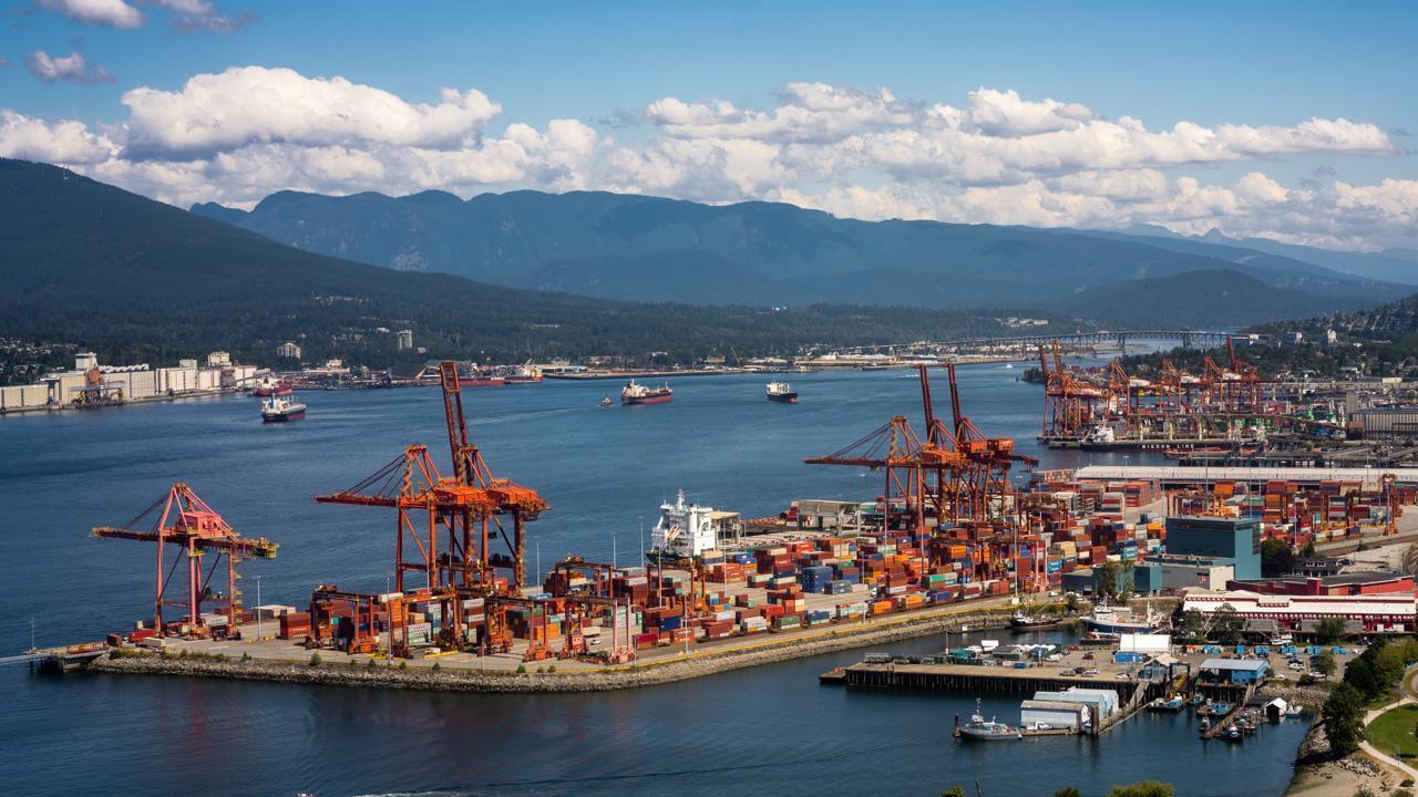 Iranian Authorities Intercept Fuel Smuggling at Sea