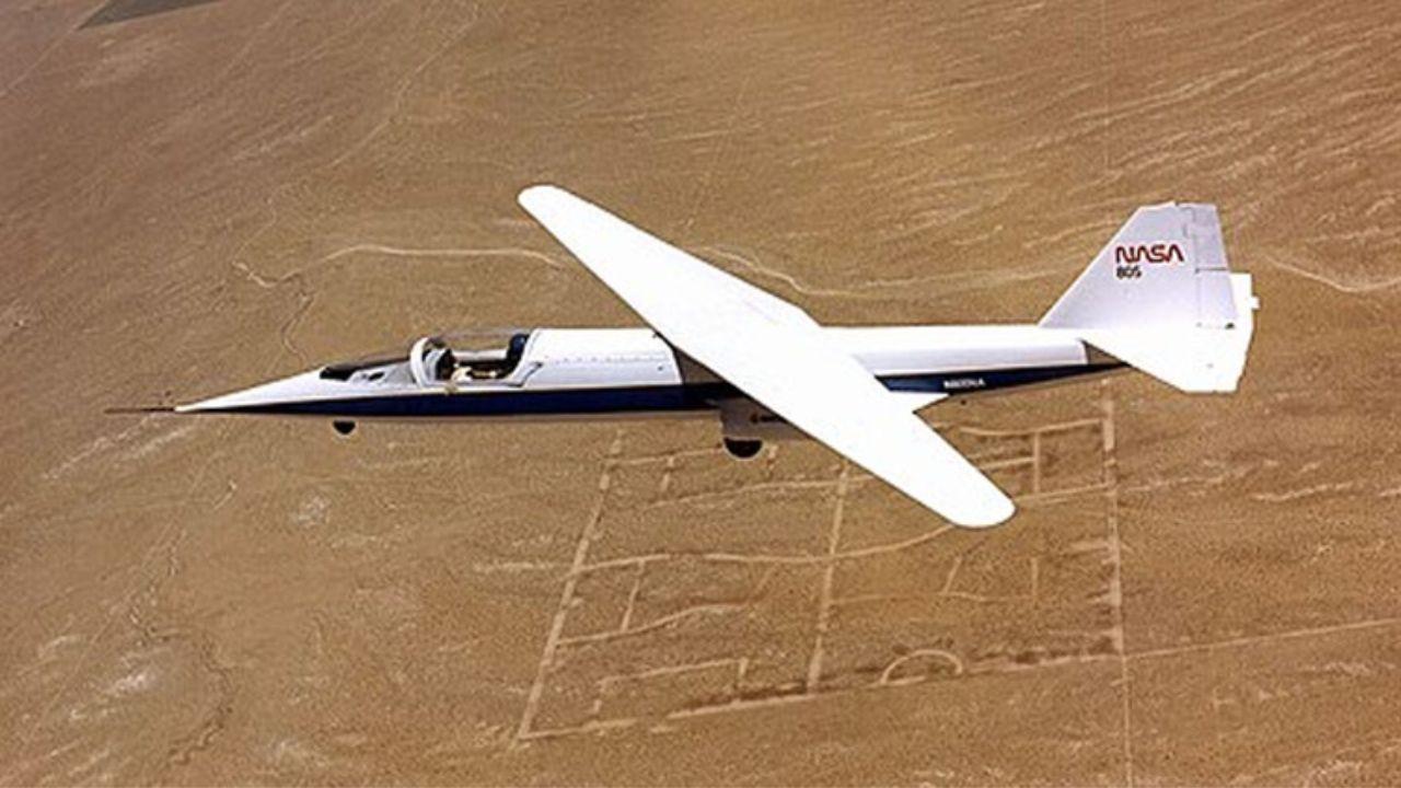 China Revives ‘Scissor Wing’ for Mach 5 Hypersonic Drone Carrier