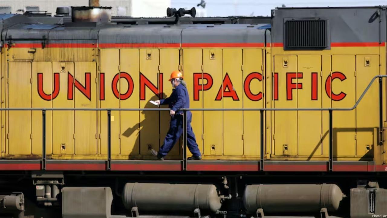 Trump Ousts STB Democrat Before $85B Rail Merger Decision