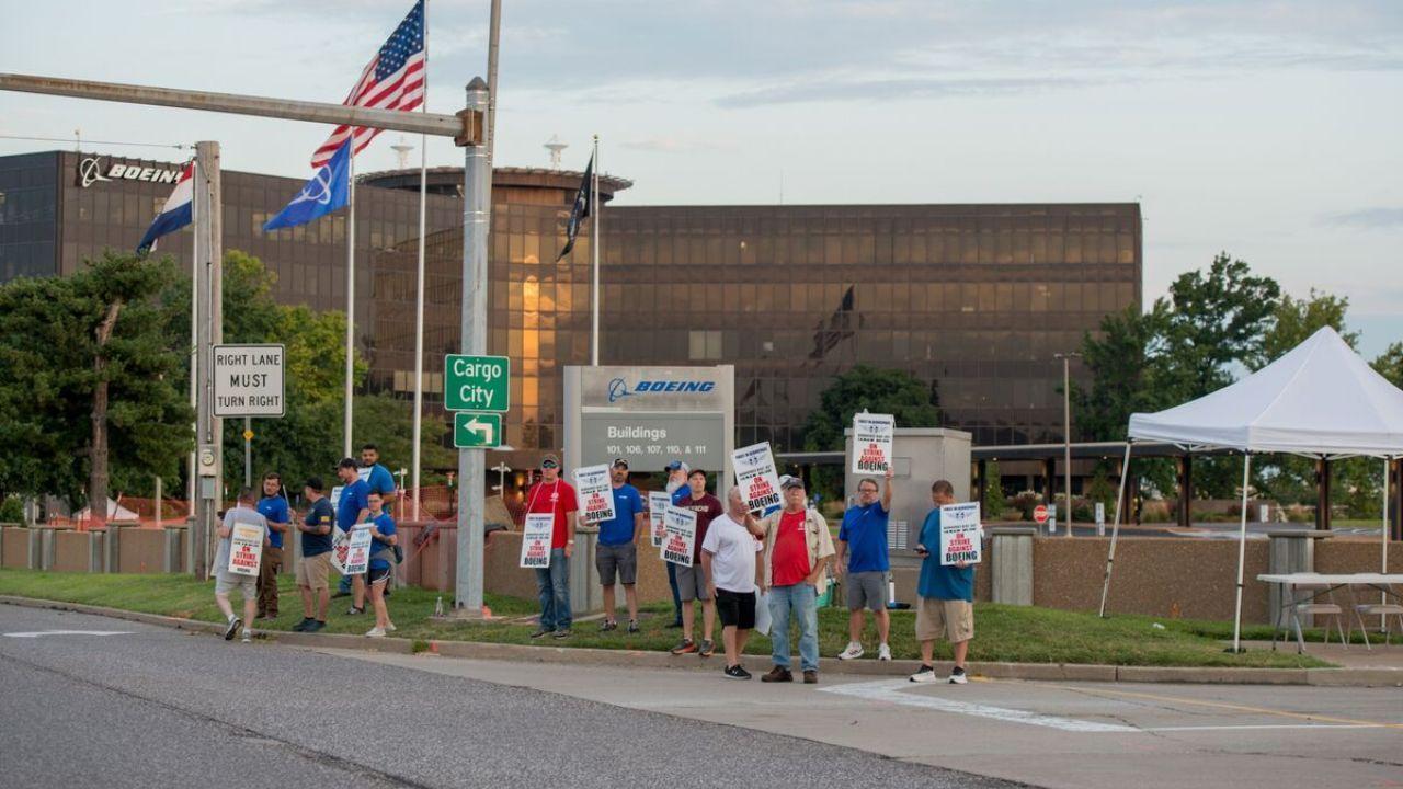 Boeing Begins Hiring Replacements Amid St. Louis Strike