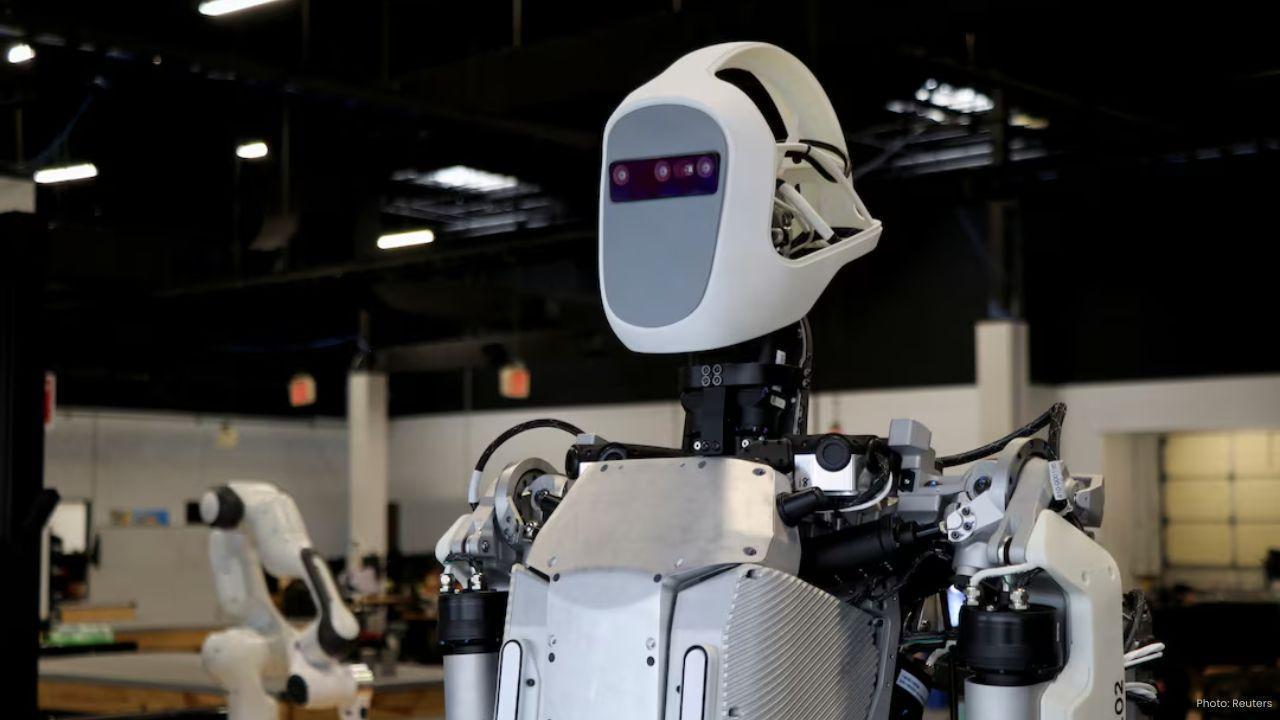 Human-Robot Collaboration Drives Smarter Safer, Efficient Manufacturing