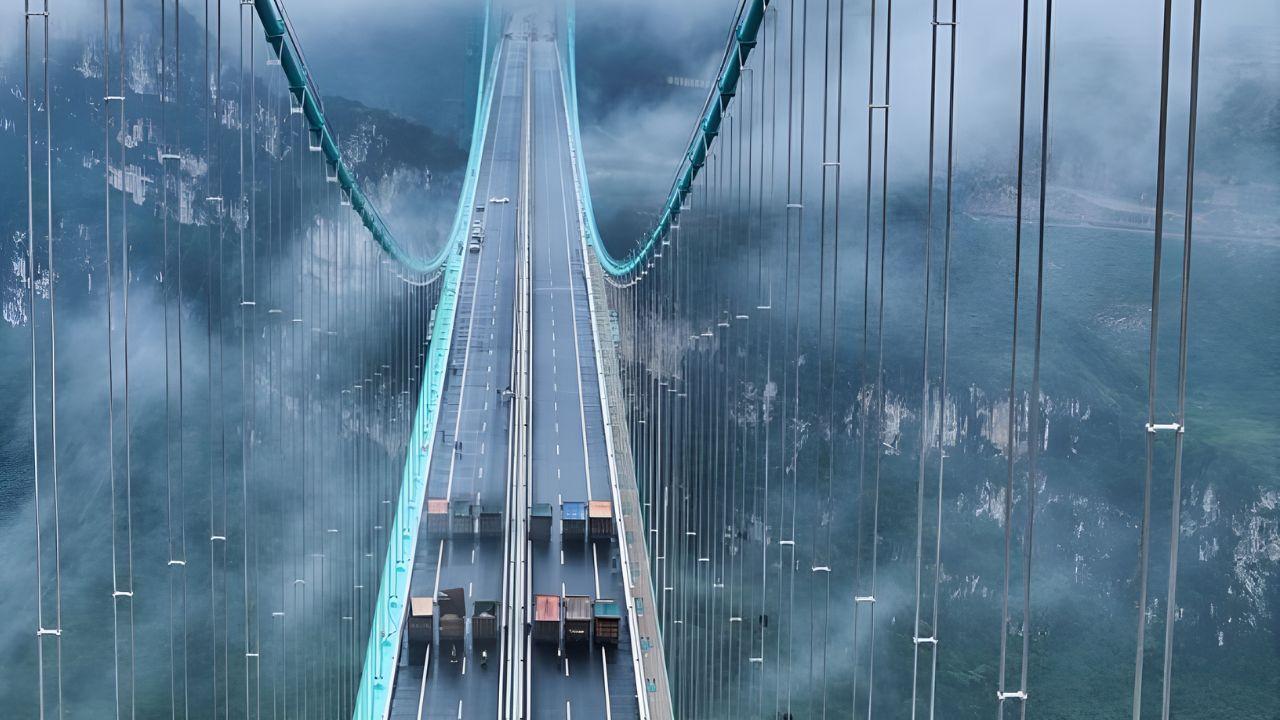 Huajiang Canyon Bridge Soars 625 m to Become World’s Highest
