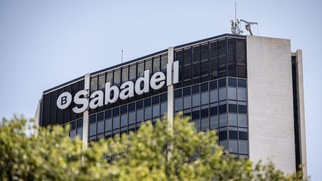 Sabadell Board Urges Shareholders to Reject BBVA’s Bid