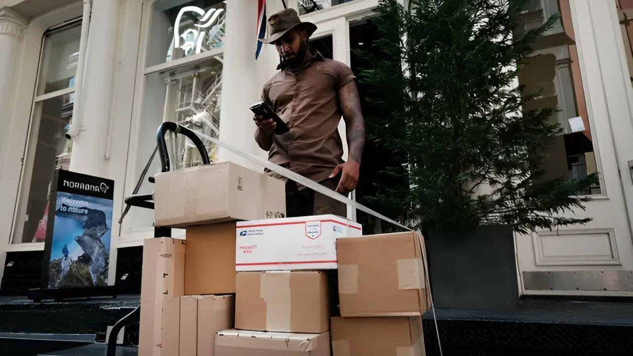 UPS Mail Innovations Imposes Holiday Peak-Fees from Oct