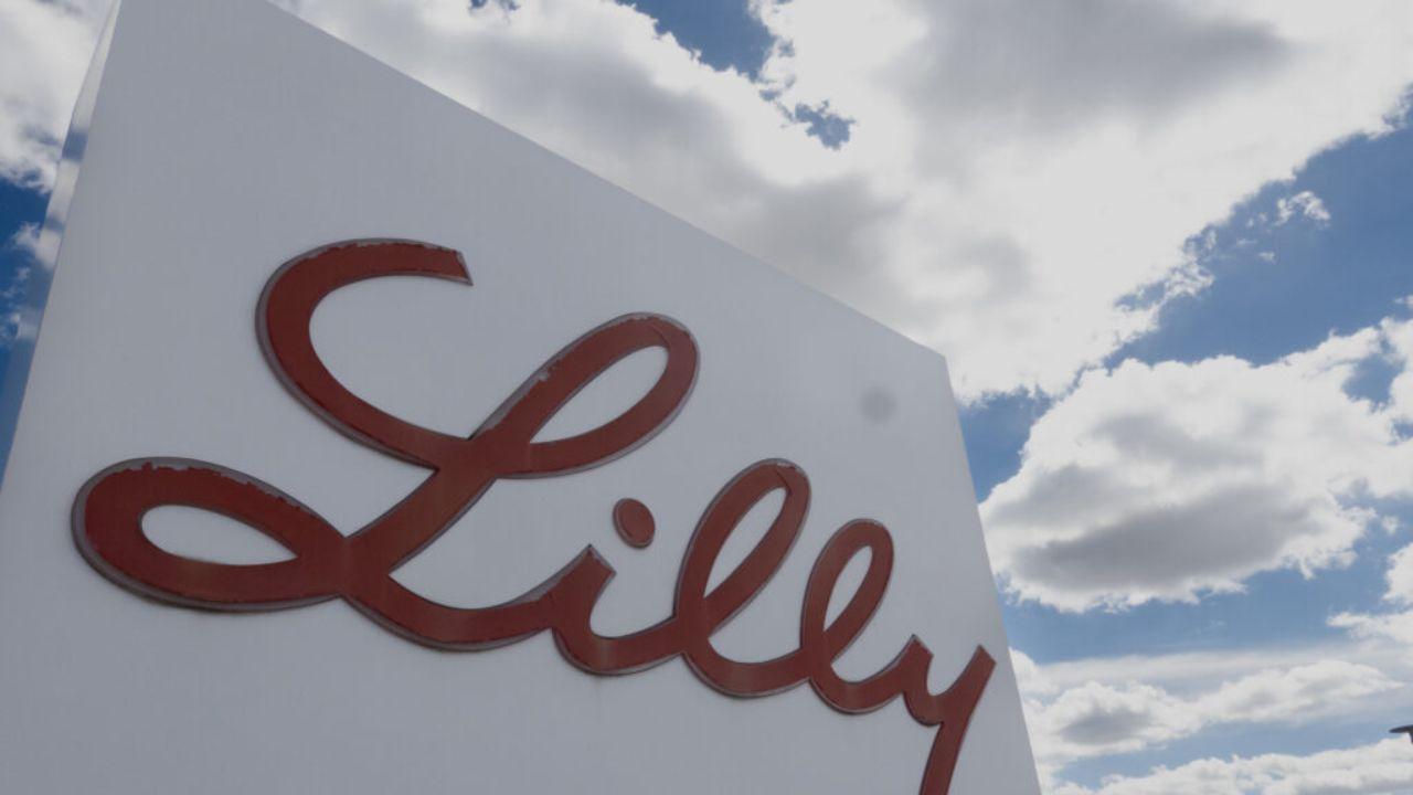 Lilly Seeks FDA Nod for Weight-Loss Pill by Year-end