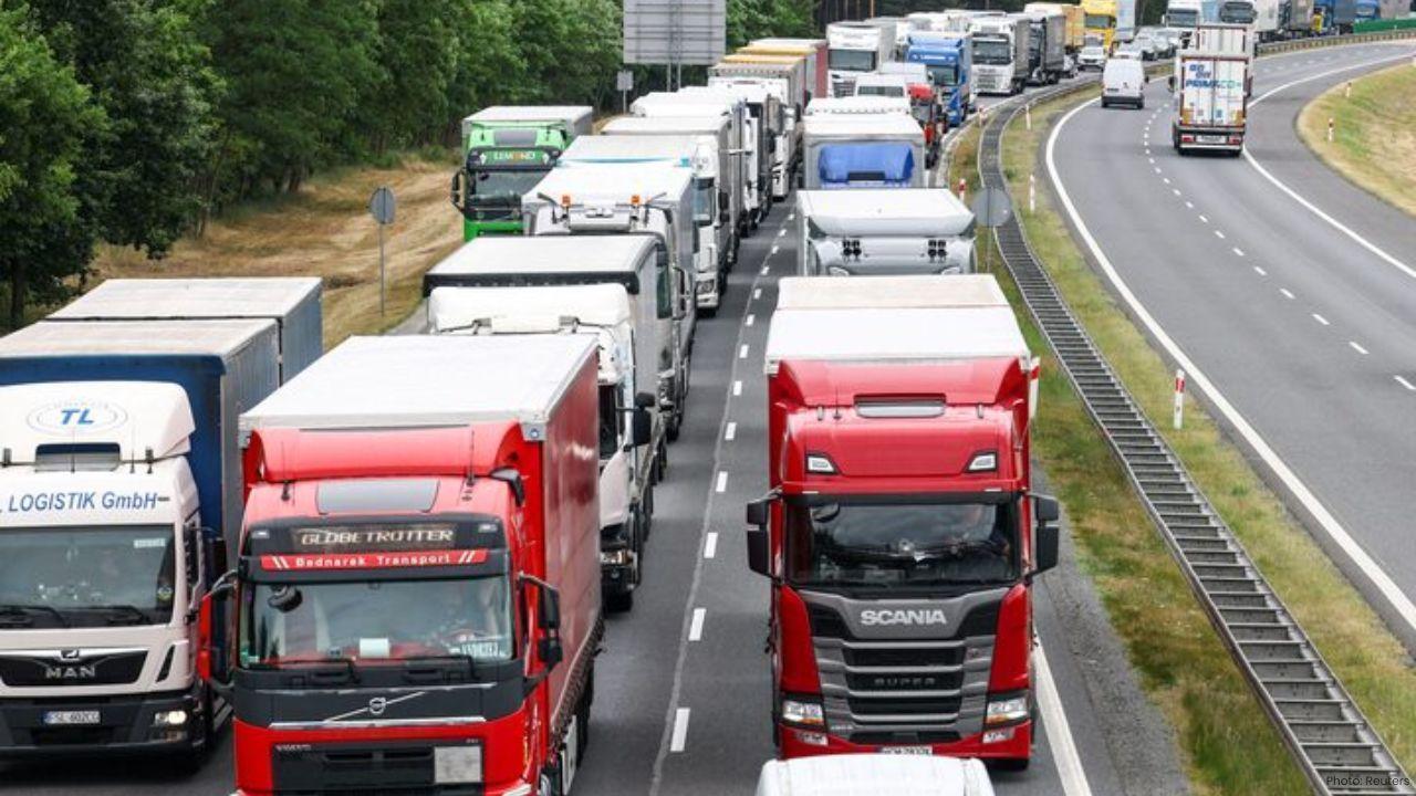 Transport Commissioner Orders ARTOs to Control High Apple Freight Charges