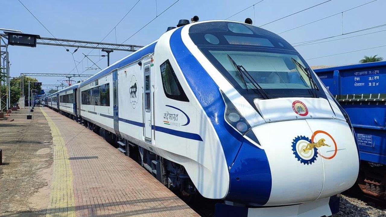 Kashmir Rail Link Milestone: Vande Bharat Connects Srinagar