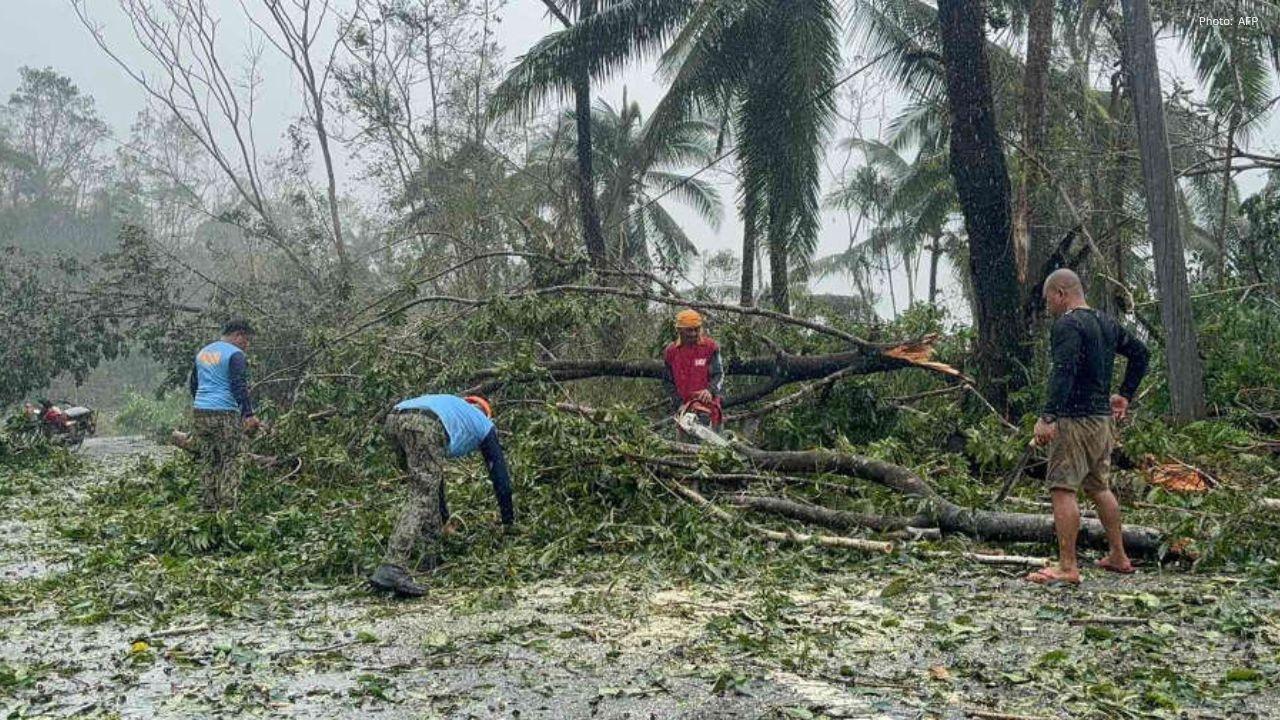 Death Toll from Typhoon Kalmaegi Rises to Four in the Philippines