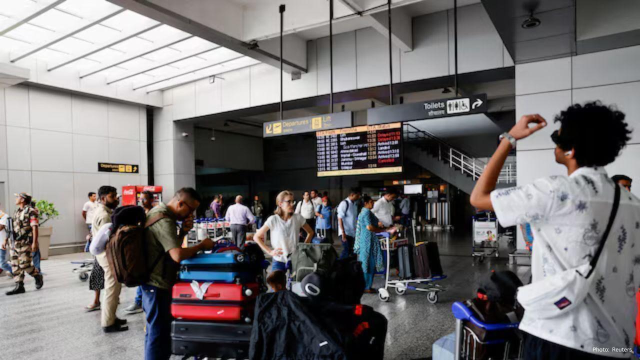 Flight Delays at Delhi Airport After Technical Glitch