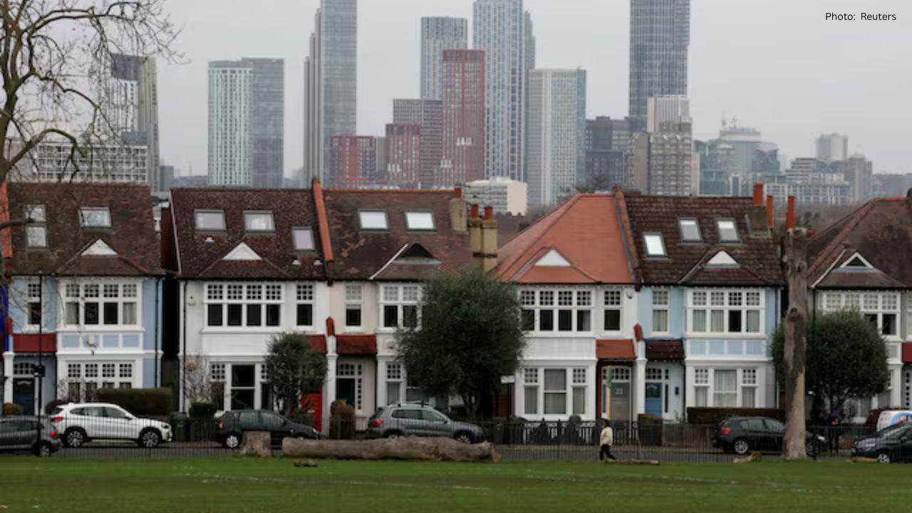 UK Housing Market Slows as Buyers Worry Before Budget Announcement
