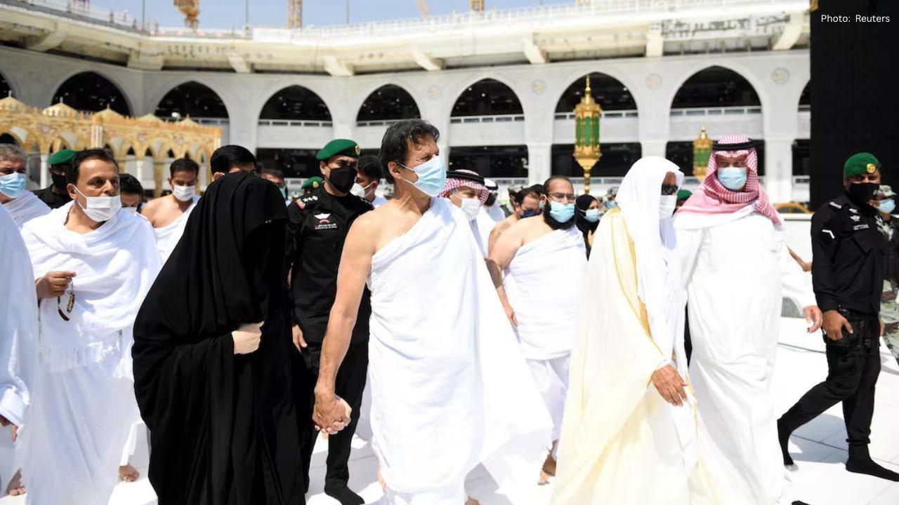 Pakistan Court Sentences Imran Khan and Wife to 17 Years Each in New Graft Case