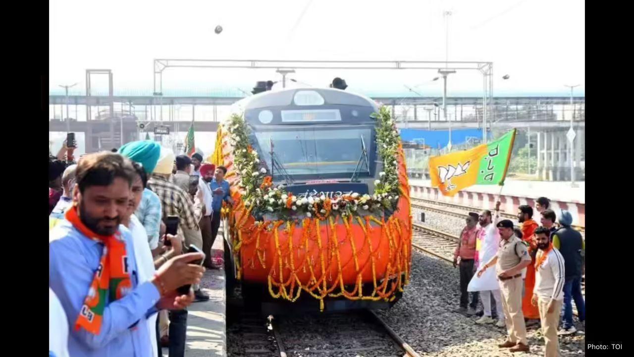 HD Kumaraswamy Pushes for Vande Bharat Train Between Bengaluru and Goa via Coastal Route