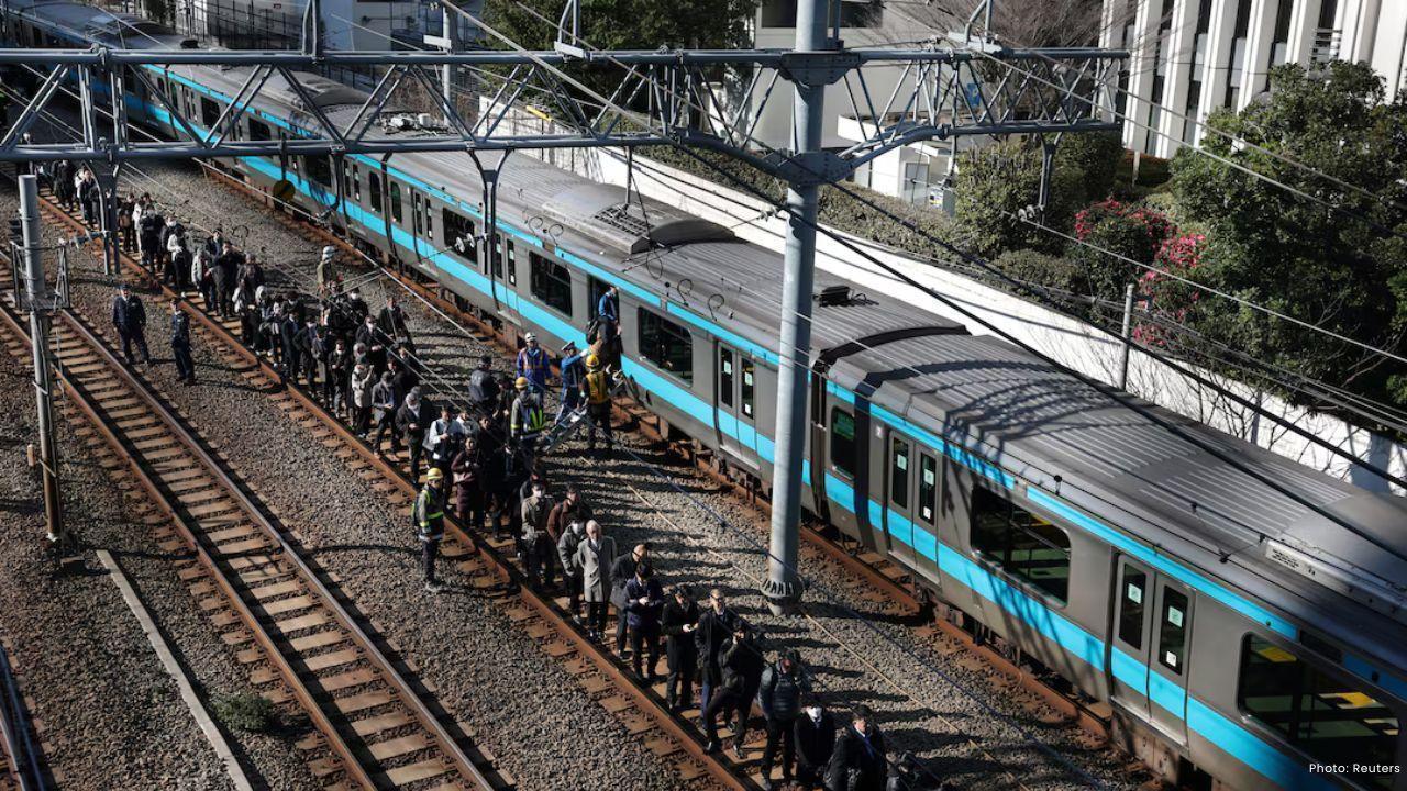 Tokyo Train Power Failure Brings City Commute to a Standstill