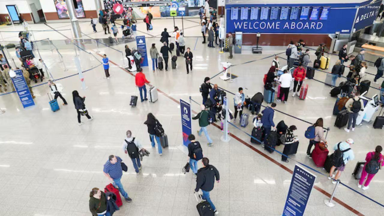 US Airlines Roll Out Travel Waivers as Powerful Winter Storm Threatens Mass Disruptions