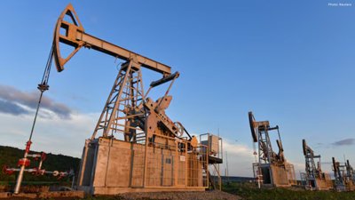 Oil Prices Fall as U.S. and Iran Extend Nuclear Talks