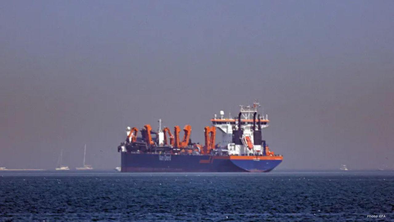 Strait of Hormuz Shutdown Fears Push Oil Prices Higher and Threaten Global Economy