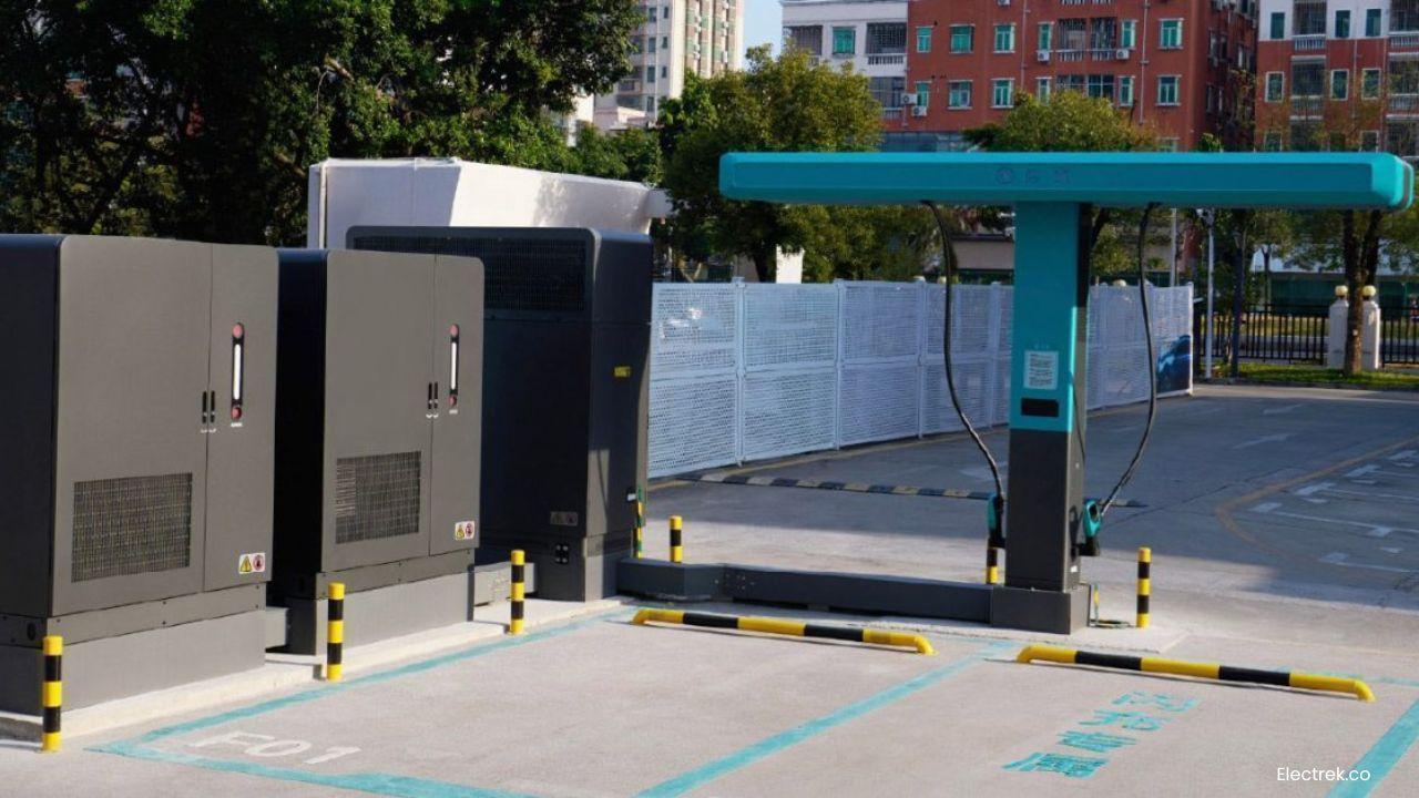 BYD’s 1500kW Flash Charger Shatters EV Limits