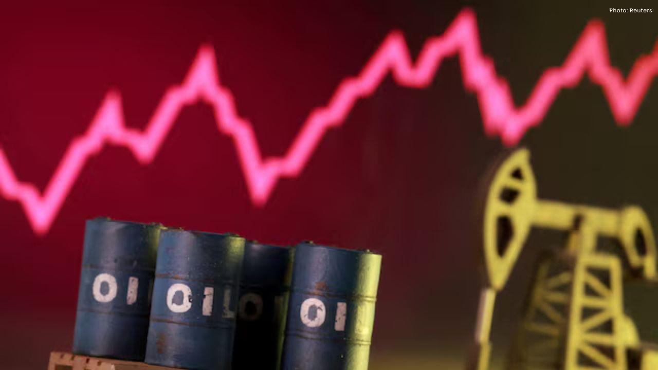 Oil Jumps 25% While Gold Falls as Iran War Shakes Global Commodity Markets