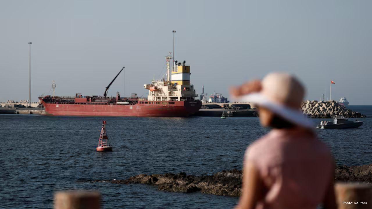 Oil Prices Drop Over 6% After Trump Signals Possible Middle East De-Escalation