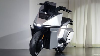 Self-Balancing Electric Motorcycle Enters Production