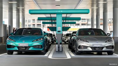 BYD Redefines EV Charging with 5-Min Speed, Free Power