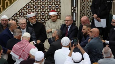 Australian PM Heckled at Mosque Over Israel Stance