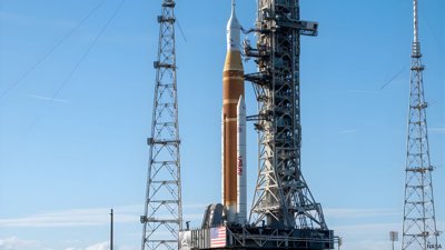 Artemis II Rolls Back Ahead o…