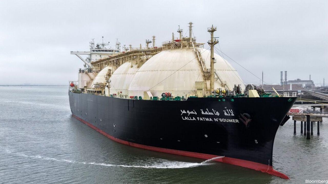 Global LNG Exports Hit 6-Month Low Amid War