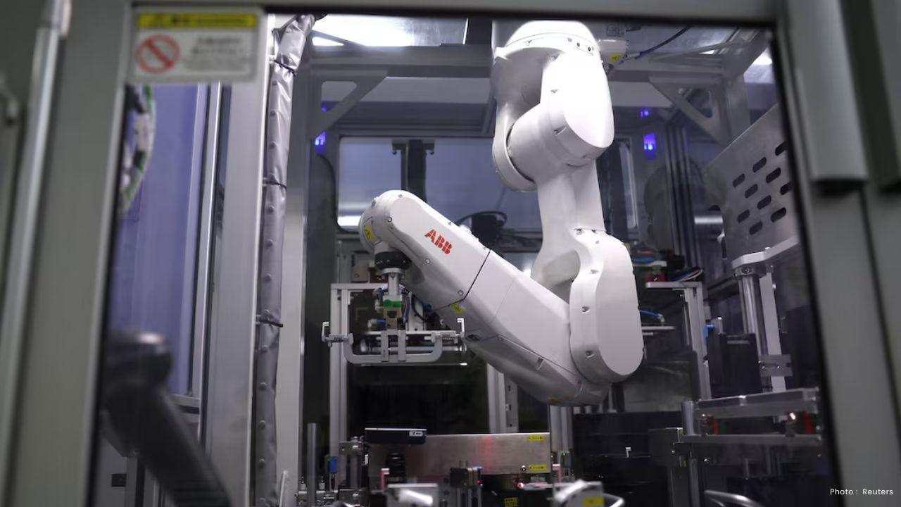 Chinese Firm Develops AI That Can Drive Better Than Humans