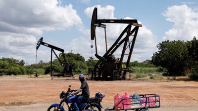 Venezuela Battles Two Oil Spills Near Major Refinery, Raising Environmental Concerns