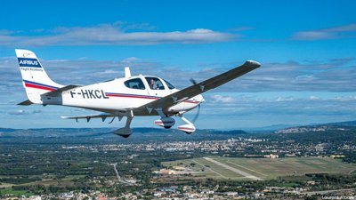 French Air Force SR20 Crashes During Training