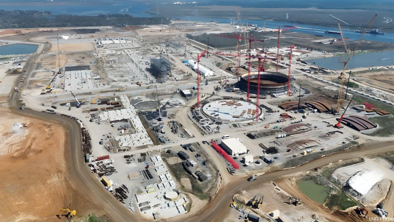 Woodside Awards $300M Tug Contract for LNG Project