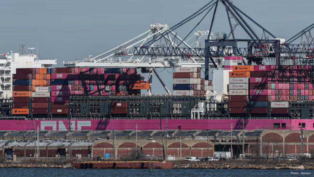 US Container Imports From China Fall 55% Amid Trade and Geopolitical Tensions