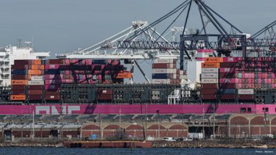 US Container Imports From China Fall 55% Amid Trade and Geopolitical Tensions