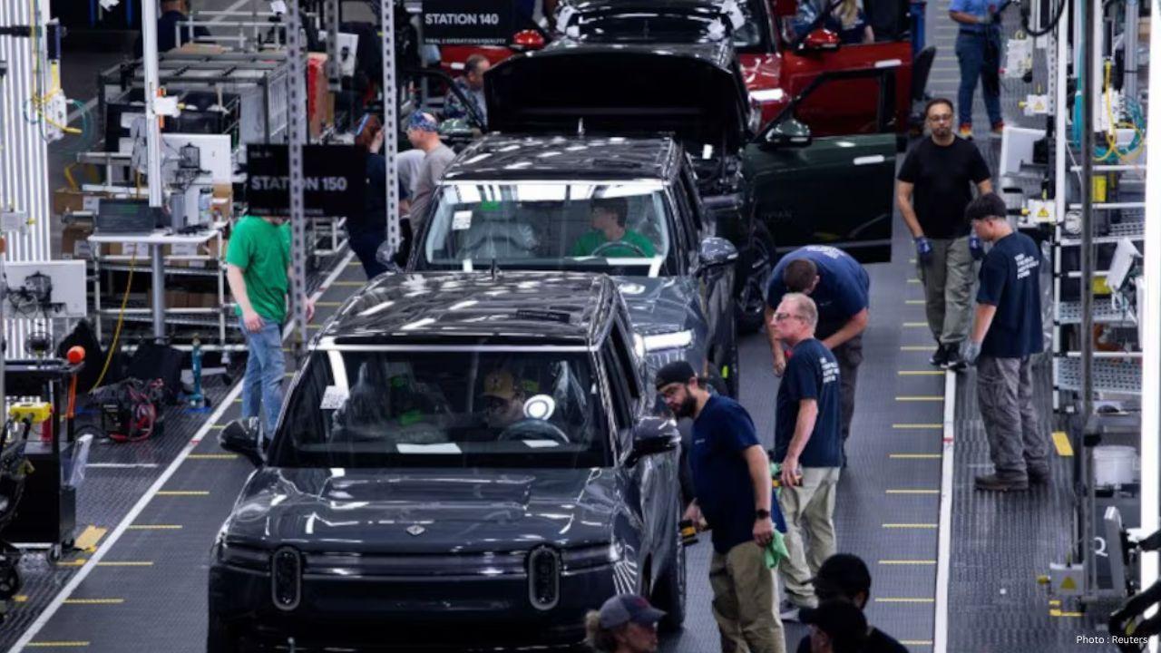 US Factory Growth Rises as Auto Production Increases