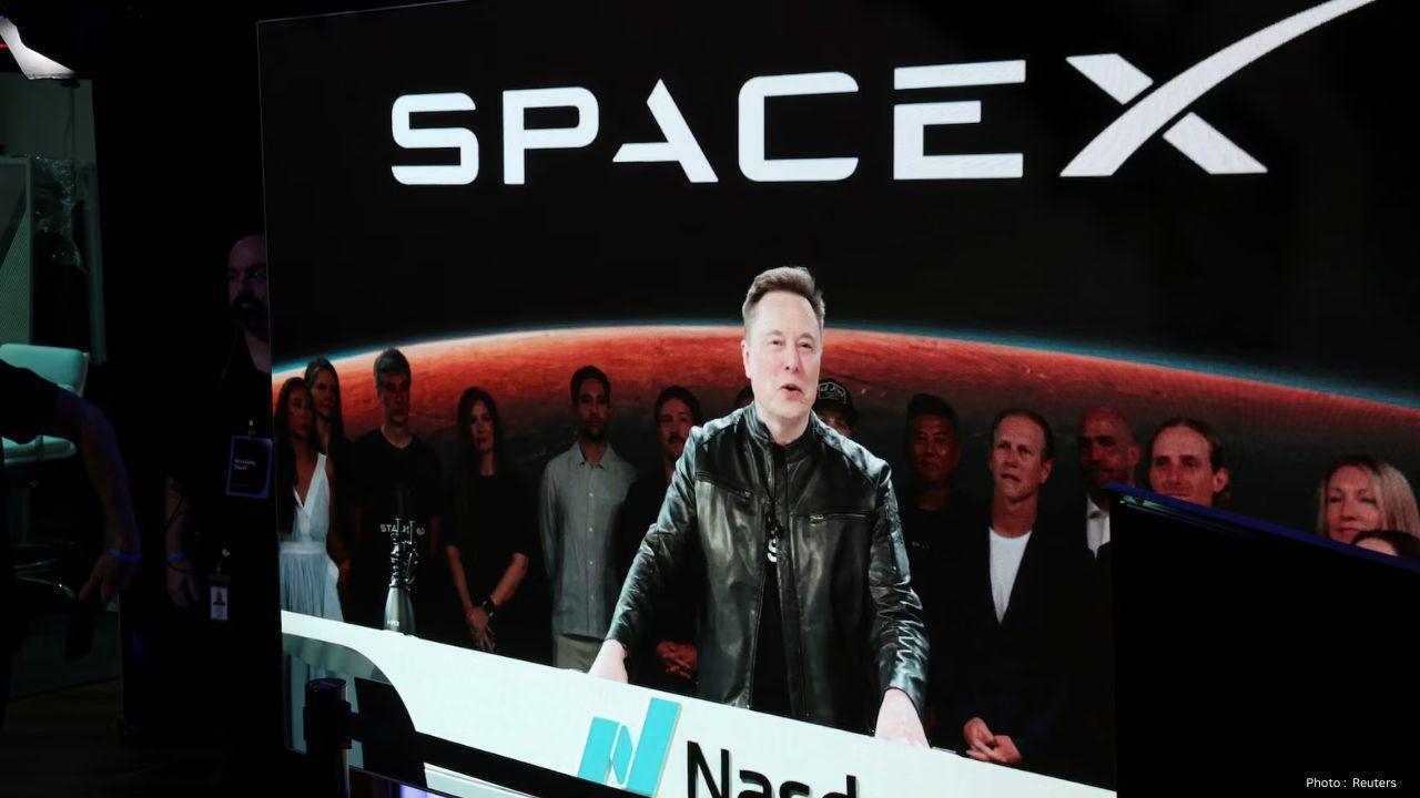 SpaceX IPO Market Debut Looms After Record Private Valuation